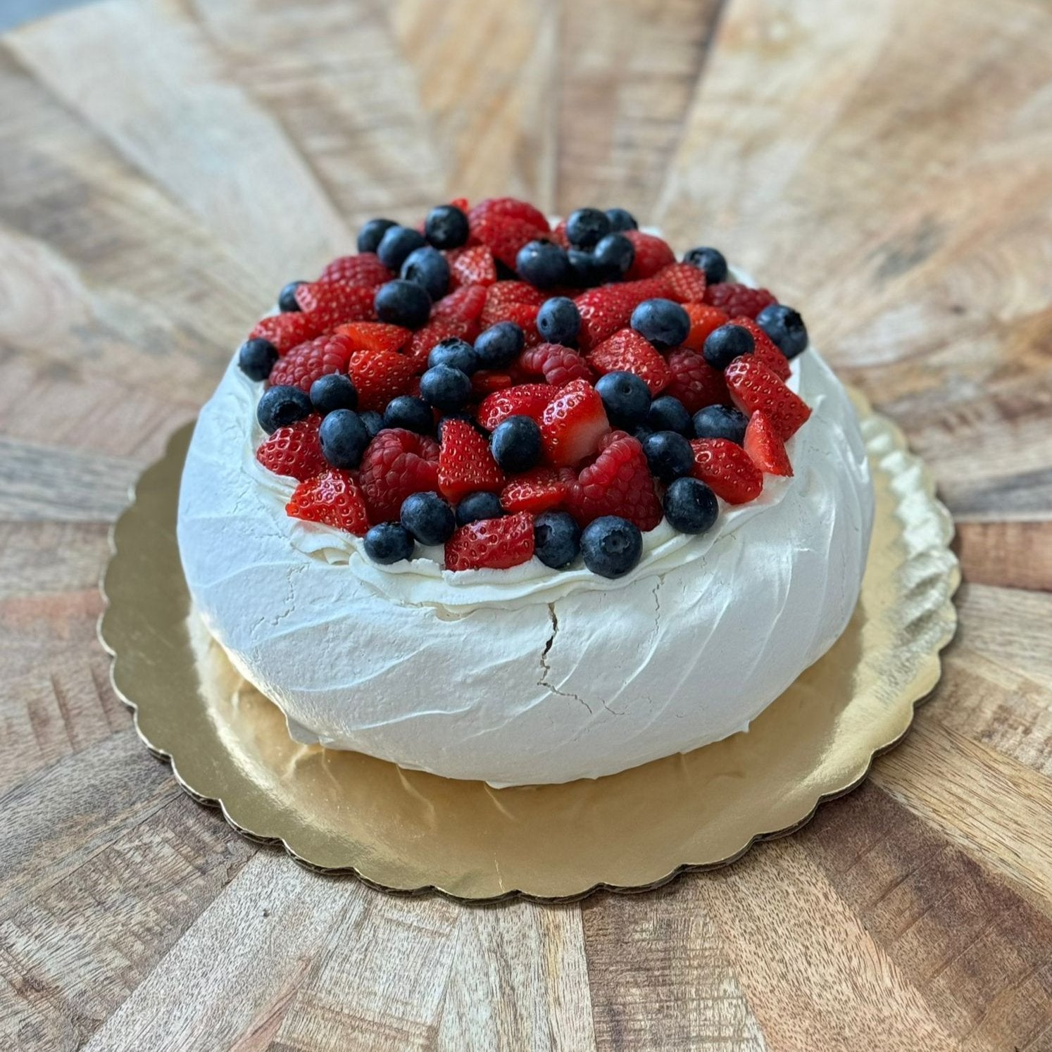 Pavlova Mixed Berries - Full Size Only | Croquant Delices